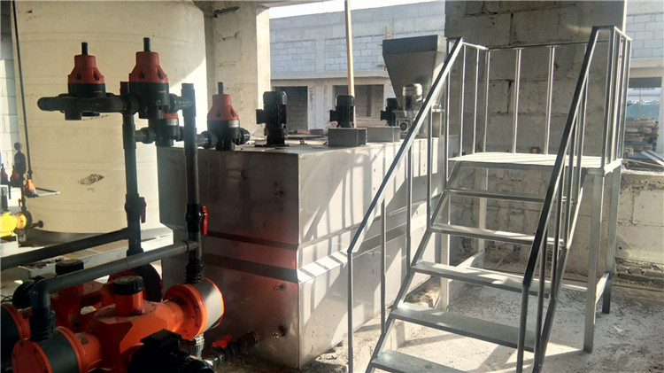 河南邯鄲加藥現(xiàn)場(chǎng)圖 河南邯鄲加藥現(xiàn)場(chǎng)圖